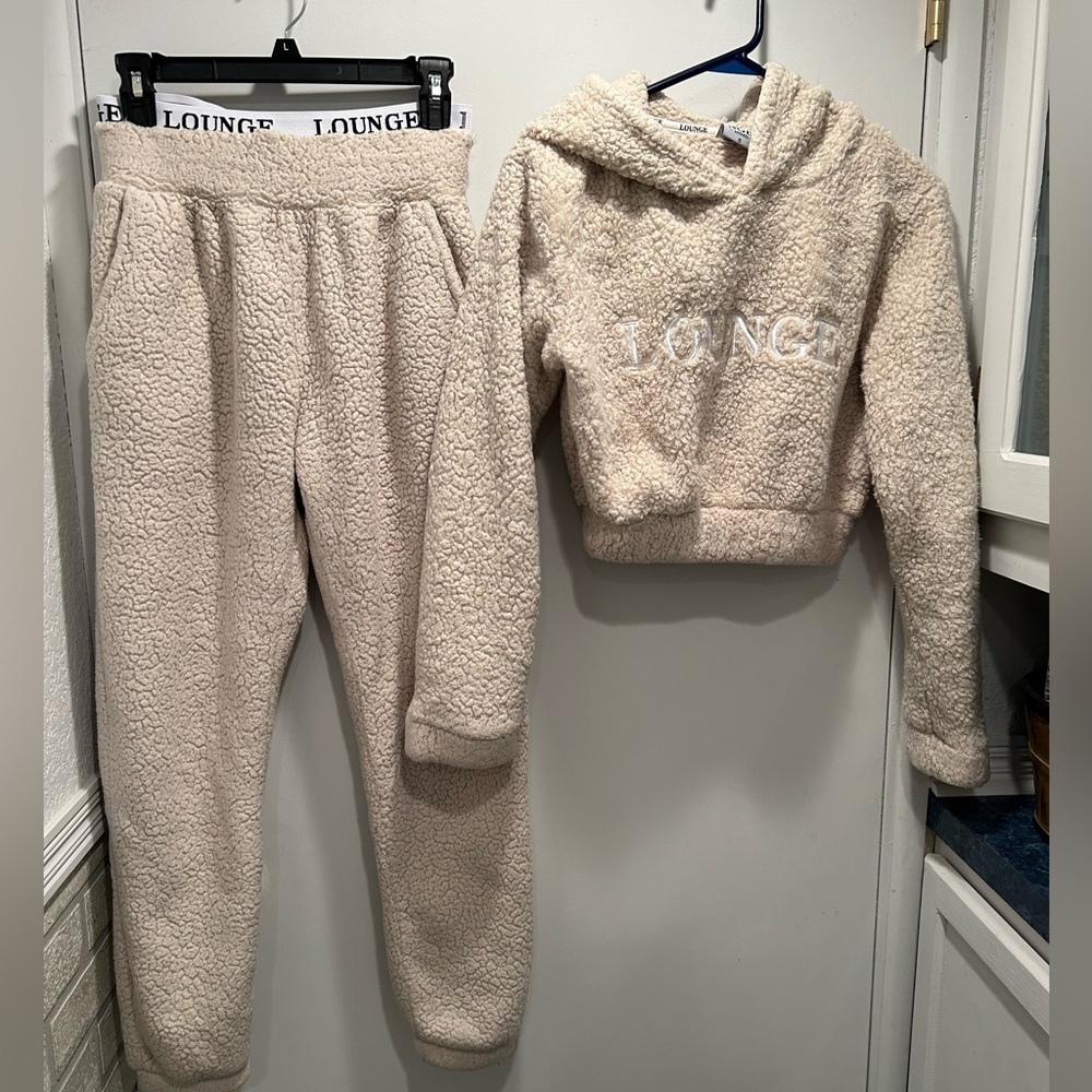 Lounge cream Sherpa cropped top and bottoms